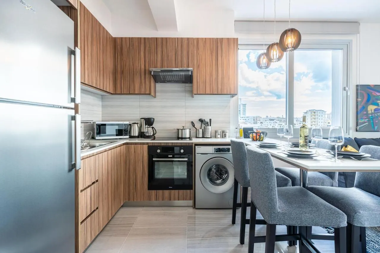 Sunflower 1-Bedroom Apartment In Larnaca