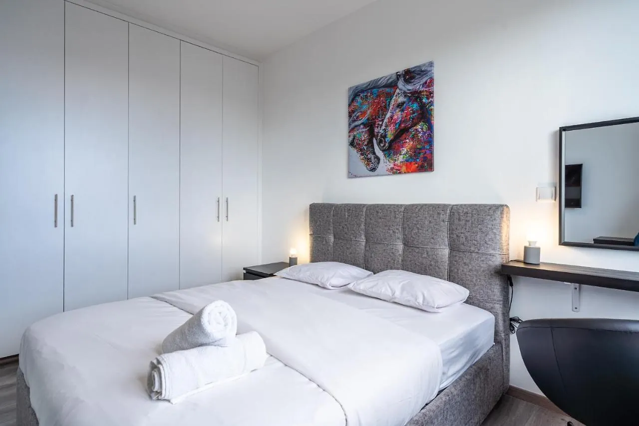 Sunflower 1-Bedroom Apartment In Λάρνακα